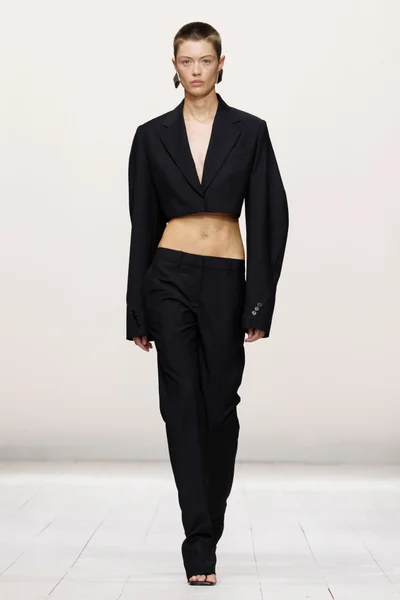 Look 7